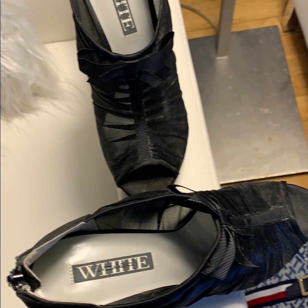 Shoes - Picture 5 of 6